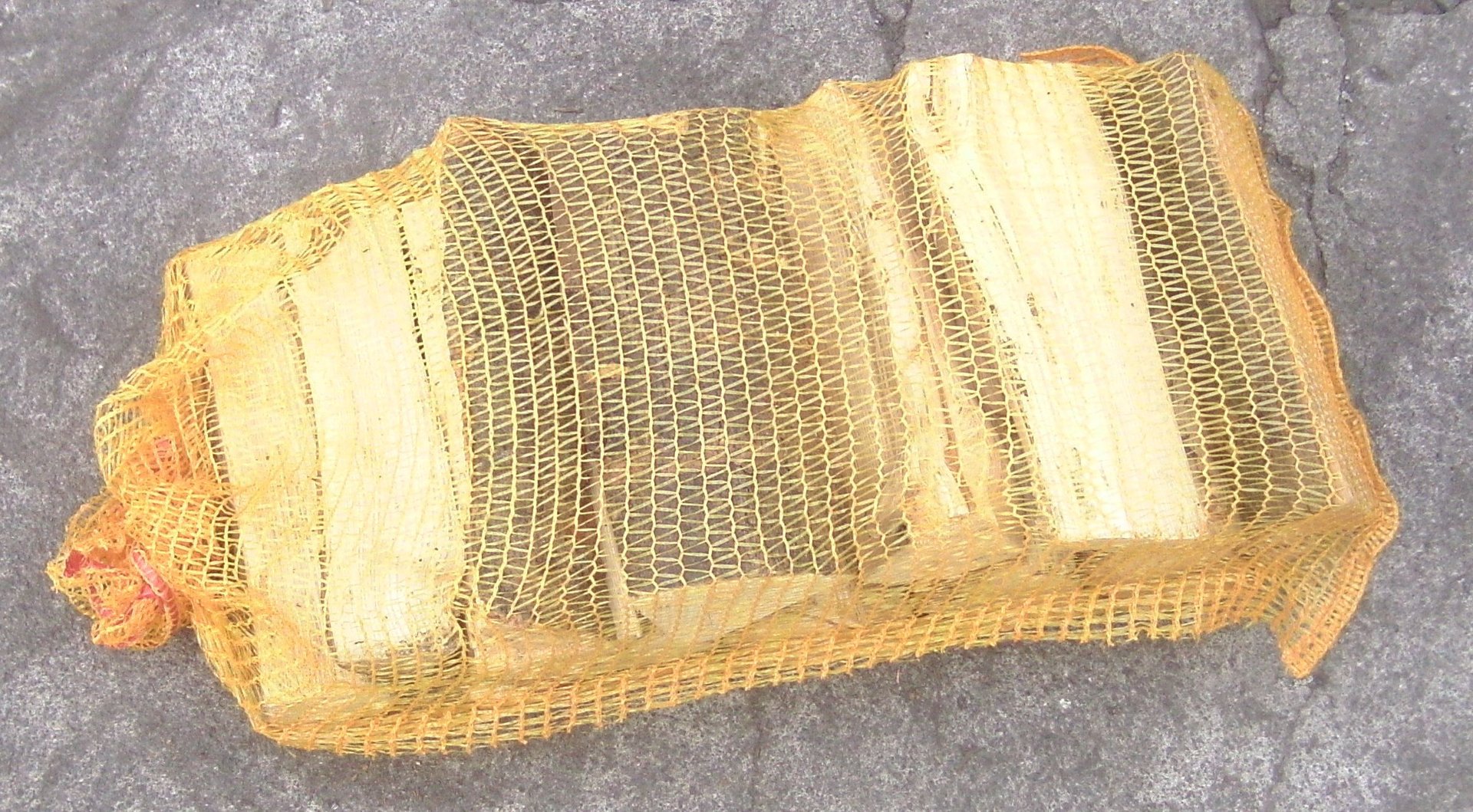 26 x 12,5 kg  25 cm - Hartlaubholz-Buche-Esche-Roteiche-Ahorn-sonstiges Laubhartholz Frischgeschnitten über 20 % Holzfeuchte